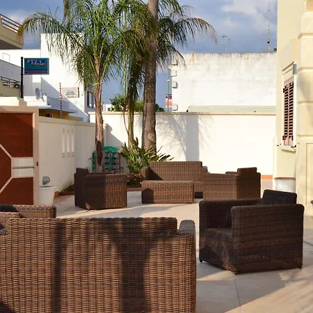 Affittacamere Torre Lapillo Bed & Breakfast