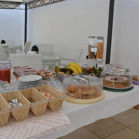 Affittacamere Torre Lapillo Oda ve Kahvaltı Torre Lapillo