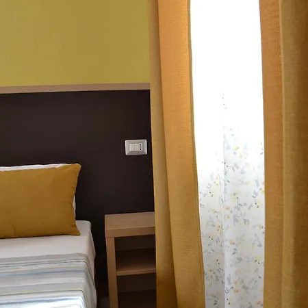 Affittacamere Torre Lapillo Oda ve Kahvaltı 3*