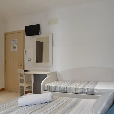 Bed & Breakfast Affittacamere Torre Lapillo 3*