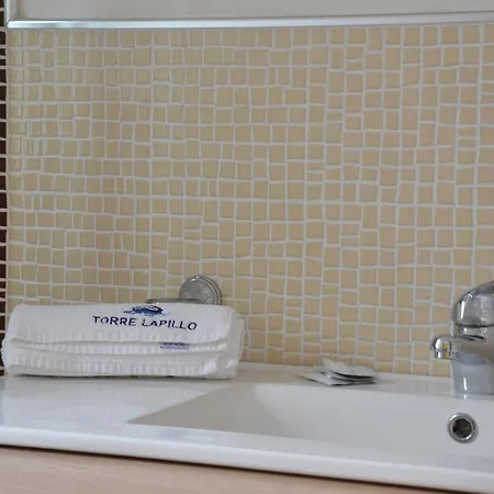 Affittacamere Torre Lapillo Oda ve Kahvaltı