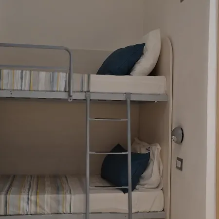 Oda ve Kahvaltı Affittacamere Torre Lapillo