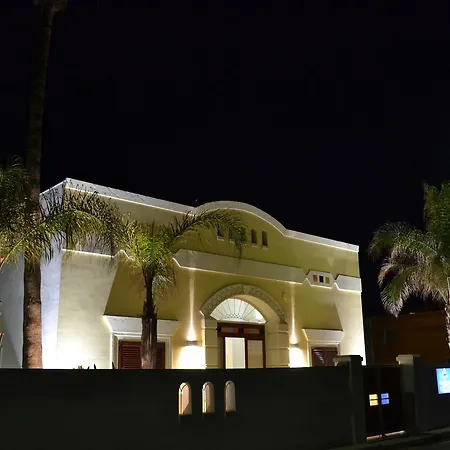 Affittacamere Torre Lapillo 3*