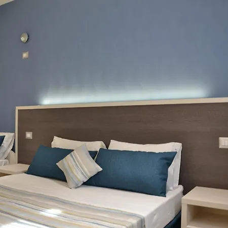Affittacamere Torre Lapillo Couette-café 3*