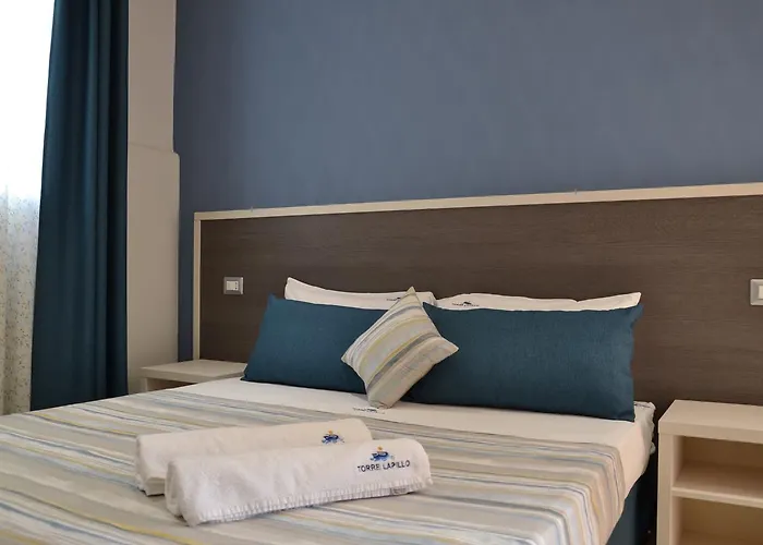 לינה וארוחת בוקר Affittacamere Torre Lapillo טורה לפילו